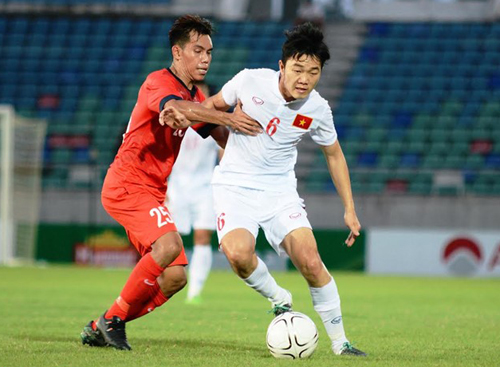 Cầu thủ Việt Nam không thể chọc thủng lưới Singapore trong 2 hiệp thi đấu chính thức