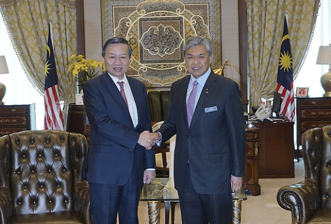 Bộ trưởng Tô Lâm và Phó Thủ tướng kiêm Bộ trưởng Bộ Nội vụ Malaysia Ahmad Zahid Hamidi.