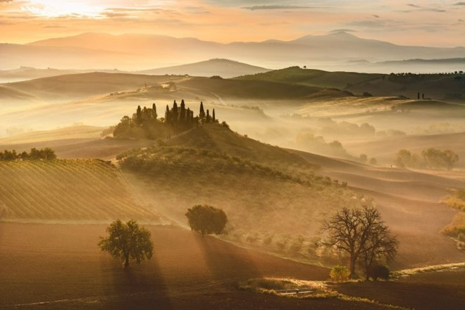 Bình minh tại Tuscany, Italy. Ảnh: Giovanni Modesti.