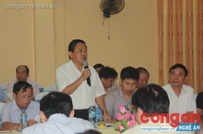 Đồng chí Trần Duy Ngoãn- Chủ tịch Hội Nhà báo tỉnh phát biểu tại cuộc họp