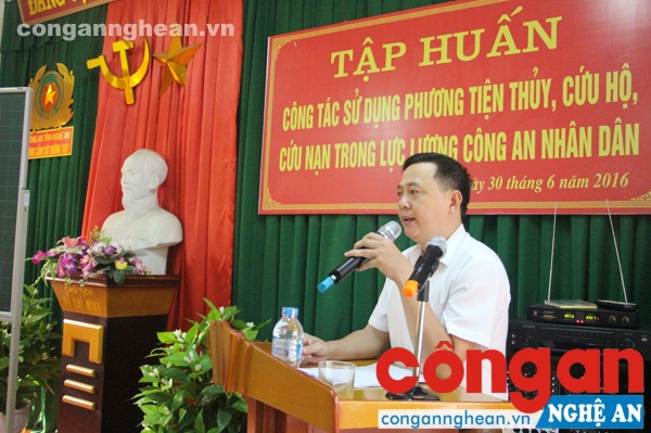 Thạc sỹ Dương Đình Phú, giảng viên trường Cao đẳng kỹ thuật Việt Đức Nghệ An hướng dẫn những kiến thức cơ bản về Luật ATGT đường thủy
