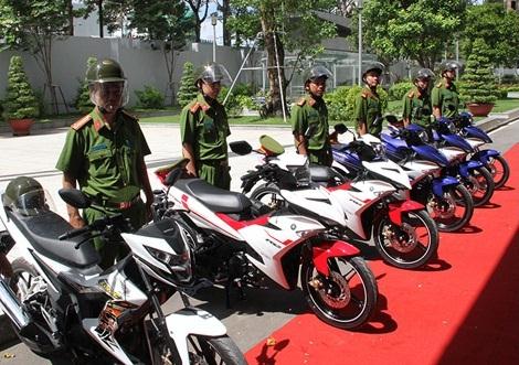 Sáng 29-6, một doanh nghiệp đã trao tặng 100 xe mô tô cho lực lượng Cảnh sát phòng chống tội phạm của Công an TP. Hồ Chí Minh nhằm hỗ trợ phương tiện trong việc trấn áp tội phạm.