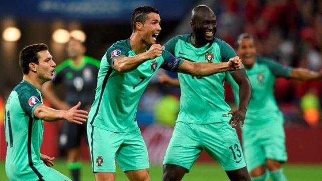 Cris Ronaldo tỏa sáng đưa Bồ Đào Nha vào chung kết EURO 2016