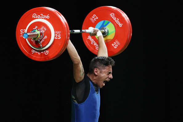 Pha đẩy tạ thành công ở hạng cân 53 kg của vận động viên người Cộng hoà Guatemala- Edgar Pineda Zeta.