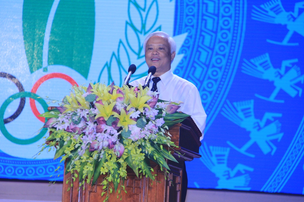 Đồng chí Uông Chu Lưu - Ủy viên BCH Trung ương Đảng, Phó Chủ tịch Quốc hội phát biểu tại buổi lễ
