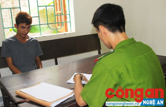  Công an huyện Nghi Lộc lấy lời khai đối tượng Nguyễn Nha Trang