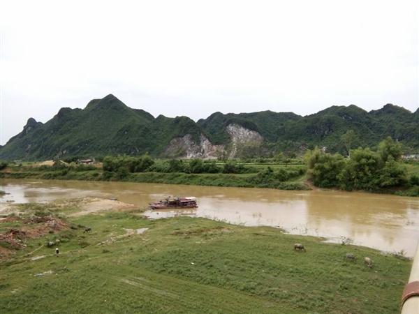 Sông Con nơi ông Việt gặp nạn