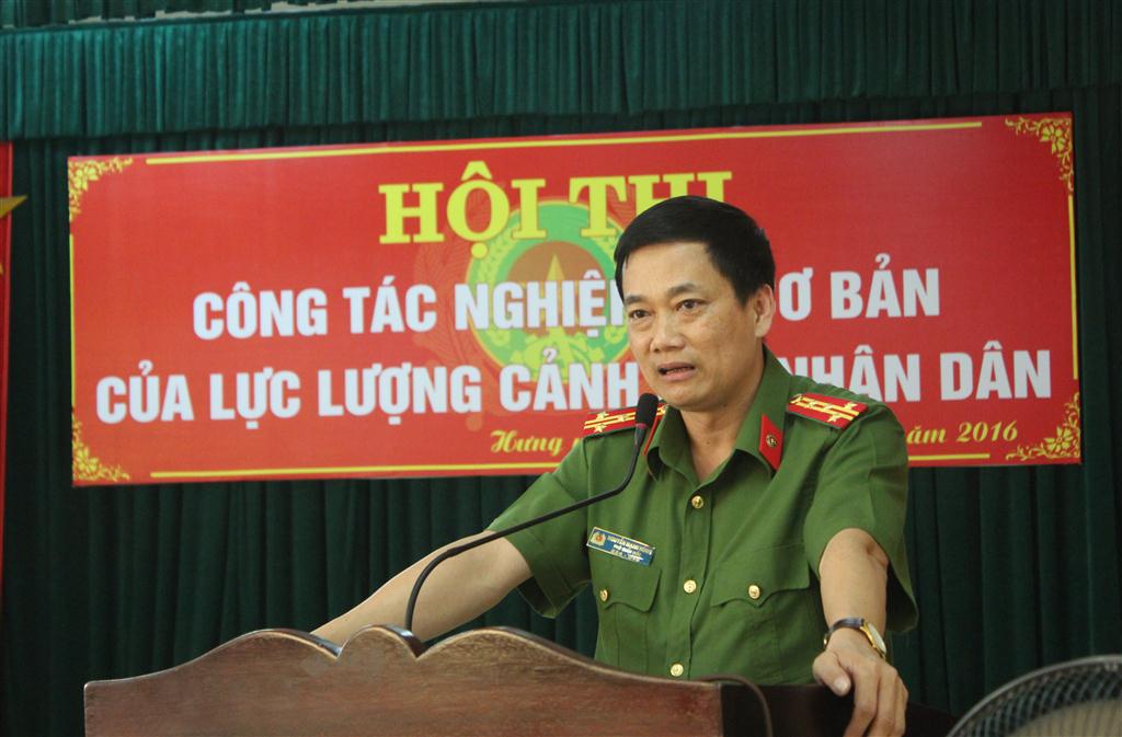 Đại tá Nguyễn Mạnh Hùng - PGĐ Công an tỉnh phát biểu tại hội thi