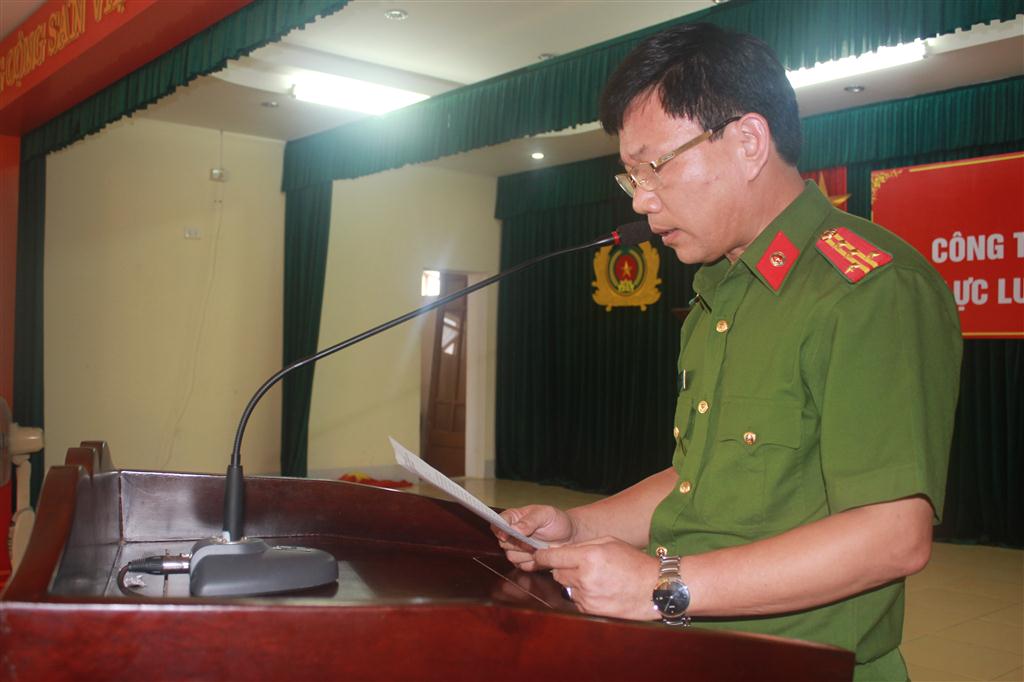 Đại tá Lê Văn Thái - Trưởng Công an huyện Hưng Nguyên khai mạc và thông qua quy chế hội thi