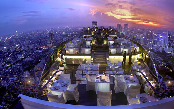  Tầng mái của khách sạn Banyan Tree  ở Thái Lan được dùng để mở một quán bar và nướng. Ở đây khách có thể ngắm nhìn cả thành phố Bangkok