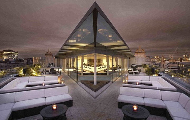 Tầng thượng của khách sạn siêu sang này ở London có tầm nhìn đẹp như mơ cùng nhà hàng sang trọng