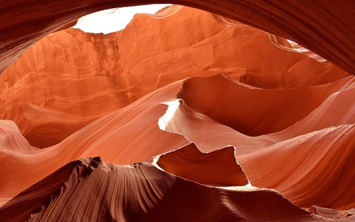   Hẻm núi Antelope Canyon ở miền Tây Nam nước Mỹ trông như một kiệt tác nghệ thuật