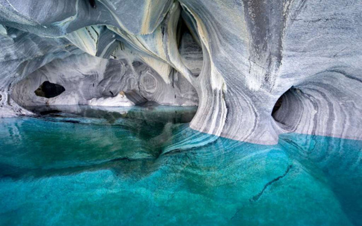  Động cẩm thạch Marble Cathedral ở Chile