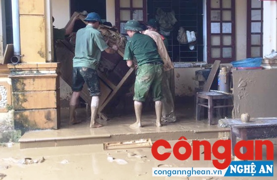 Lũ kéo về đột ngột khiến nhiều ngôi trường ở xã Yên Tĩnh (Tương Dương) bị thiệt hại nặng nề