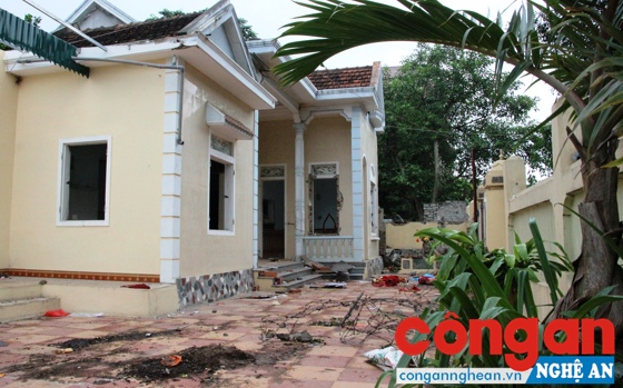 Ngôi nhà của vợ chồng bà Soa bị đập phá tan hoang