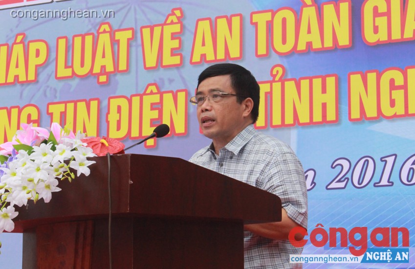 Đồng chí Huỳnh Thanh Điền- Phó Chủ tịch UBND tỉnh, Phó Ban ATGT tỉnh phát biểu phát động cuộc thi