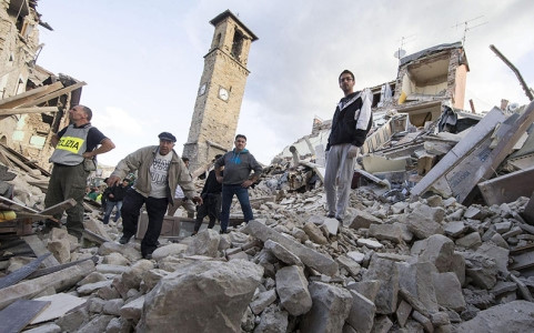 Hiện trường một trận động đất tại Italy. Ảnh: Reuters