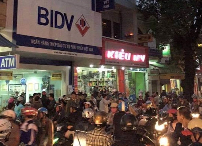 Ngân hàng BIDV chi nhánh đường Mai Thúc Loan, TP Huế, nơi xảy ra vụ cướp táo tợn.