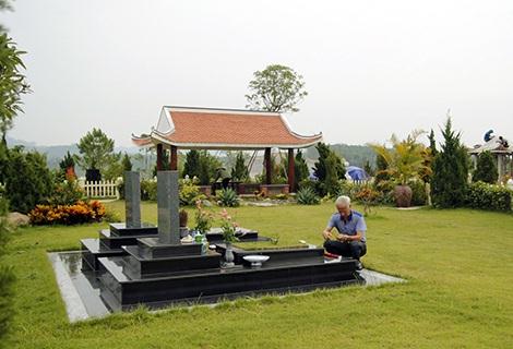 Một khu mộ trong công viên nghĩa trang tại Hòa Bình.