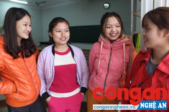 Minh Anh và những người bạn ở Trung tâm dạy nghề người khuyết tật Nghệ An