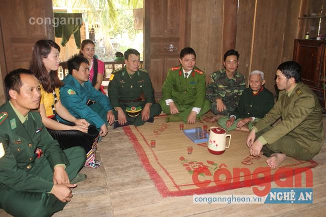 Các lực lượng chức năng tuyên truyền phòng, chống tội phạm và tệ nạn ma túy ở xã Hạnh Dịch, huyện Quế Phong   