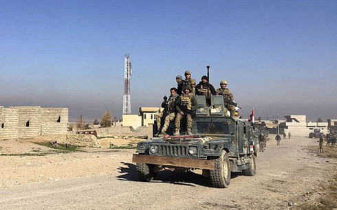 Quân đội Iraq tiến sâu vào Tây Mosul. (Ảnh: Daily Mail)
