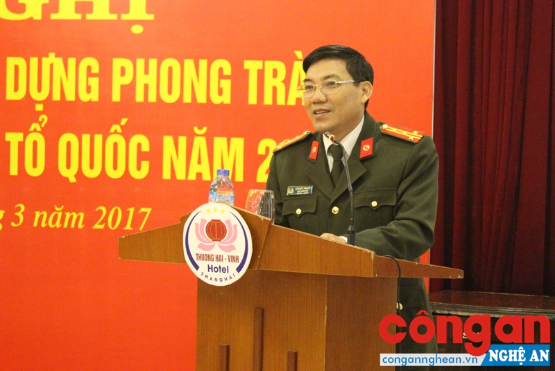 Đồng chí Đại tá Lê Khắc Thuyết, Phó Giám đốc Công an tỉnh phát biểu tại Hội nghị.