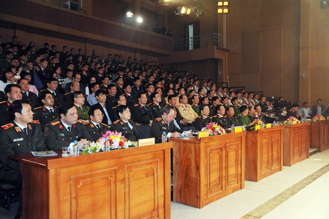  Các đại biểu tham dự buổi lễ.