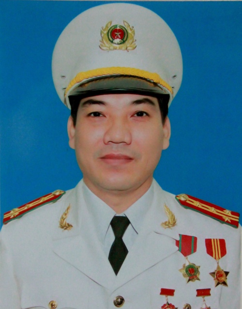 Đồng chí Đại tá Lê Khắc Thuyết Phó Giám đốc Công an tỉnh