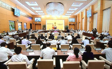 Toàn cảnh phiên chất vấn và trả lời chất vấn của các vị đại biểu Quốc hội tại phiên họp thứ 9 của Ủy ban Thường vụ Quốc hội diễn ra vào sáng 18/4