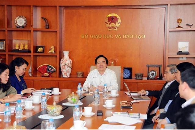 Bộ trưởng Phùng Xuân Nhạ làm việc với Ban soạn thảo Chương trình giáo dục phổ thông tổng thể