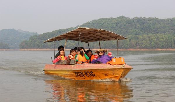 Hồ Pá Khoang (xã Mường Phăng, huyện Điện Biên), một điểm du lịch hấp dẫn. Ảnh: Sở VHTT&DL tỉnh Điện Biên
