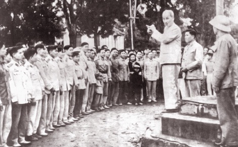 Chủ tịch Hồ Chí Minh đến thăm và huấn thị cho cán bộ Công an nhân dân vũ trang bảo vệ Thủ đô (14-2-1961).