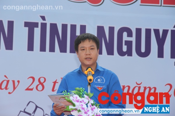 Đồng chí Phạm Tuấn Vinh- Ủy viên BCH TW Đoàn- Bí thư Tỉnh đoàn Nghệ An phát động hưởng ứng Chiến dịch TNTN hè 2017