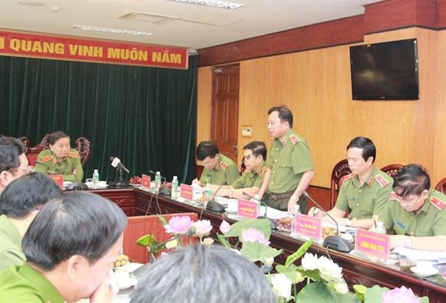 Thiếu tướng Mai Văn Hà, Phó Tổng cục trưởng Tổng cục Chính trị CAND phát biểu tại buổi làm việc
