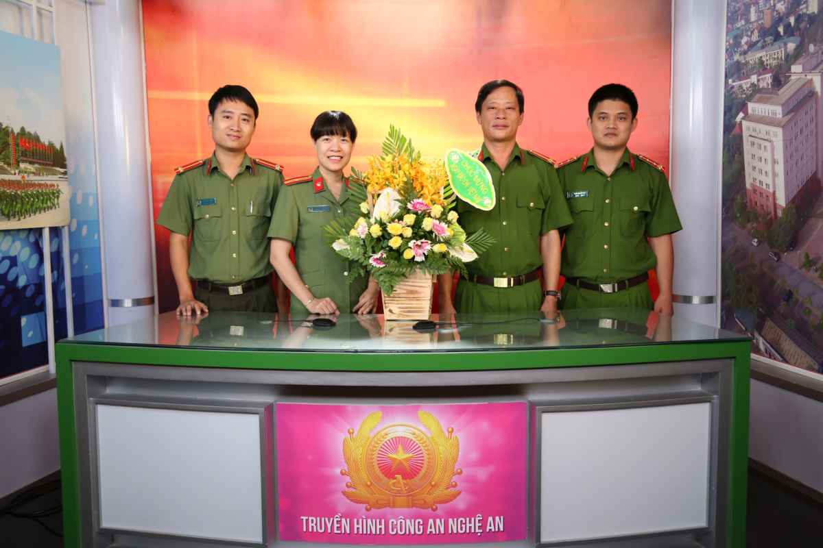 Phòng Cảnh sát Hình sự Công an tỉnh chúc mừng Trang PT-TH An ninh Nghệ An
