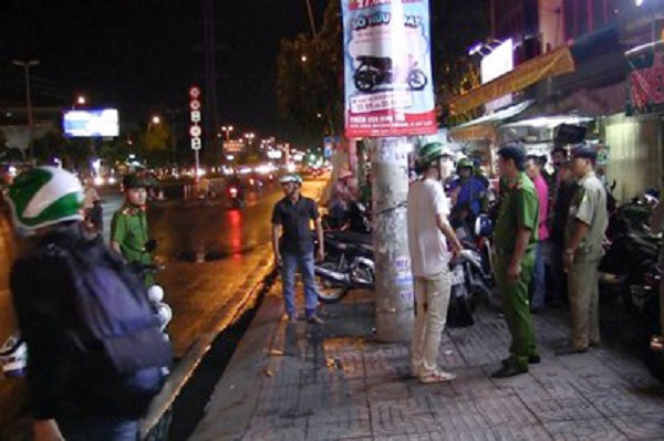 Công an quận Bình Tân giải tỏa vụ hỗn chiến giữa xe ôm công nghệ và xe ôm truyền thống.