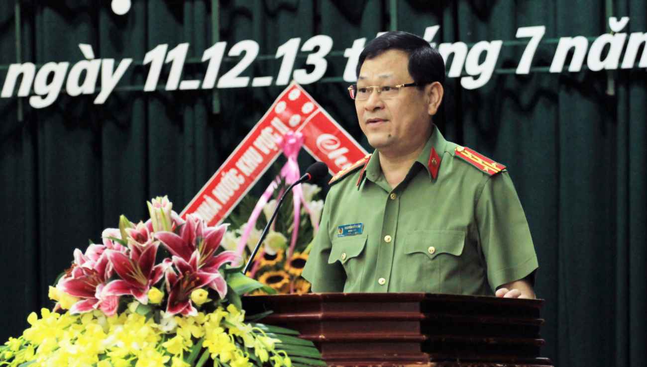 Đồng chí Đại tá Nguyễn Hữu Cầu, Ủy viên BTV Tỉnh ủy, Bí thư Đảng ủy, Giám đốc Công an Nghệ An 