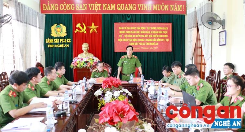 Đoàn kiểm tra của Bộ Công an kiểm tra việc thực hiện Cuộc vận động “Xây dựng phong cách người CAND bản lĩnh, nhân văn, vì nhân dân phục vụ” tại Cảnh sát PC&CC tỉnh Nghệ An