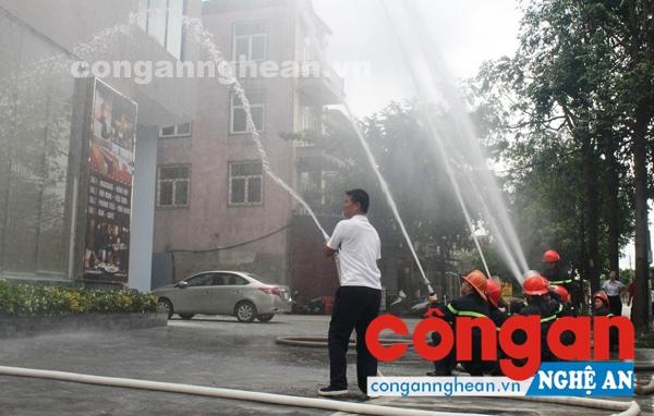 Thực tập chữa cháy tại khách sạn Mường Thanh - Cửa Đông