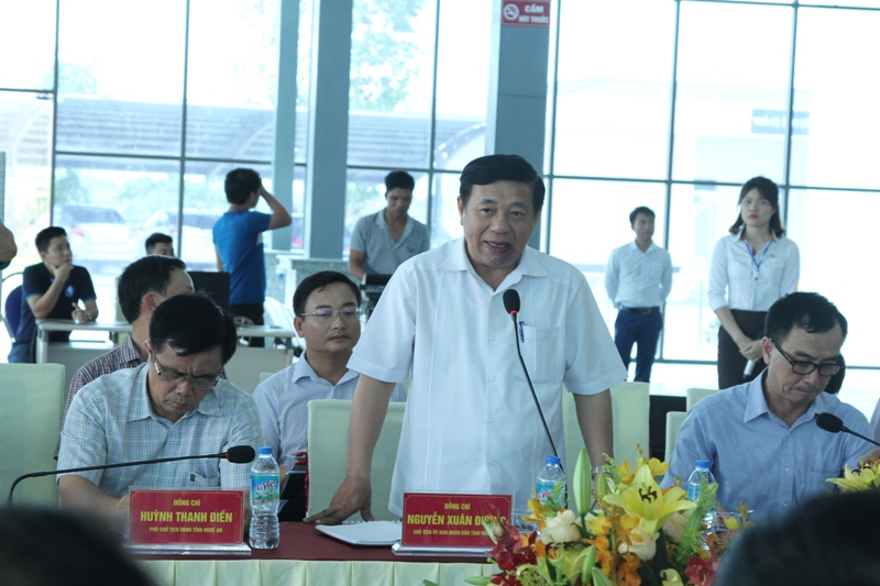 Phát biểu tại buổi làm việc, Chủ tịch Nguyễn Xuân Đường đánh giá cao sự đầu tư của Công ty Cổ phần Vinaceglass – Cer vào Nghệ An.