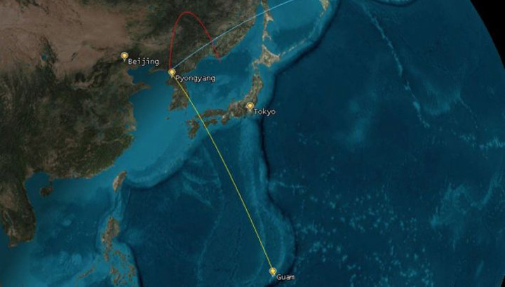 Nét đỏ minh họa đường đi của tên lửa Hwasong-12 mà Triều Tiên phóng ngày 14/5/2017. Nét vàng cho thấy đường bay của tên lửa này khi phóng xa cực đại, trong đó có mục tiêu vươn tới đảo Guam. (Ảnh: CSIS Aerospace Security Project).