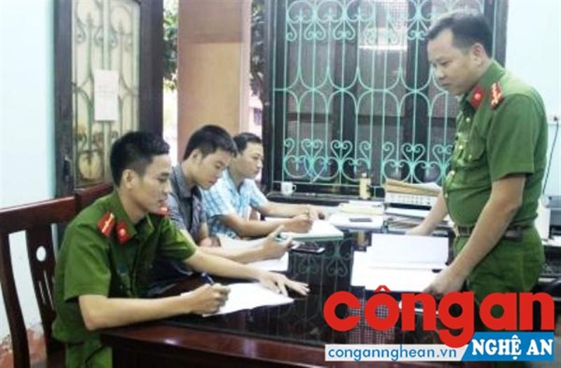 Đội Cảnh sát ĐTTP về Hình sự - Kinh tế - Ma túy Công an TX Thái Hòa triển khai phương án bắt giữ đối tượng Văn Viết Thương
