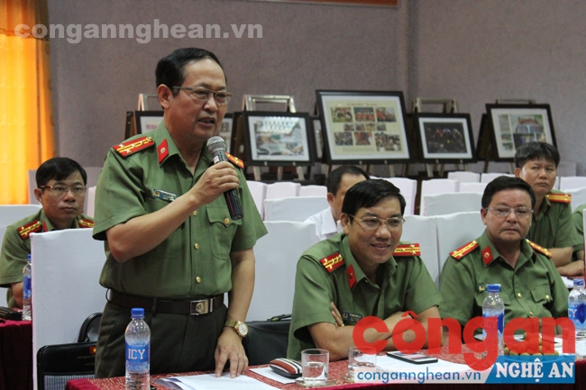 Đồng chí Đại tá Nguyễn Tiến Dần - Phó Giám đốc Công an tỉnh phát biểu tại buổi lễ