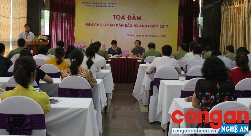 Lãnh đạo Trung tâm Giống cây trồng Nghệ An phát động phong trào toàn dân bảo vệ ANTQ trong cán bộ, công nhân viên