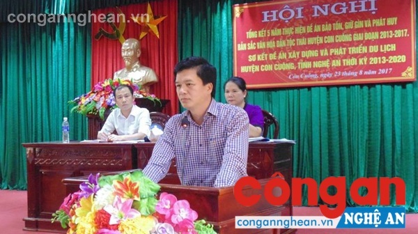 Bí thư Huyện ủy Con Cuông Nguyễn Đình Hùng: 