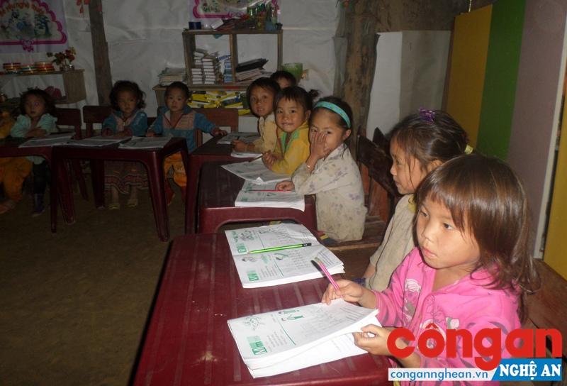 Tăng cường cung cấp vốn tiếng Việt cho trẻ em mầm non, học sinh tiểu học vùng DTTS rất quan trọng, là nền tảng giúp trẻ học tốt ở bậc học cao hơn