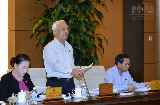 Phó Chủ tịch Quốc hội Uông Chu Lưu điều hành phiên thảo luận 19-9