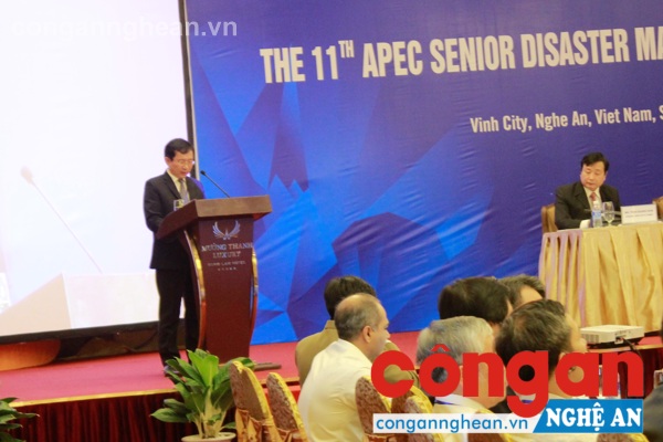 Đồng chí Đinh Viết Hồng- Phó Chủ tịch UBND tỉnh Nghệ An phát biểu chào mừng các đại biểu về dự Hội nghị tại TP VInh