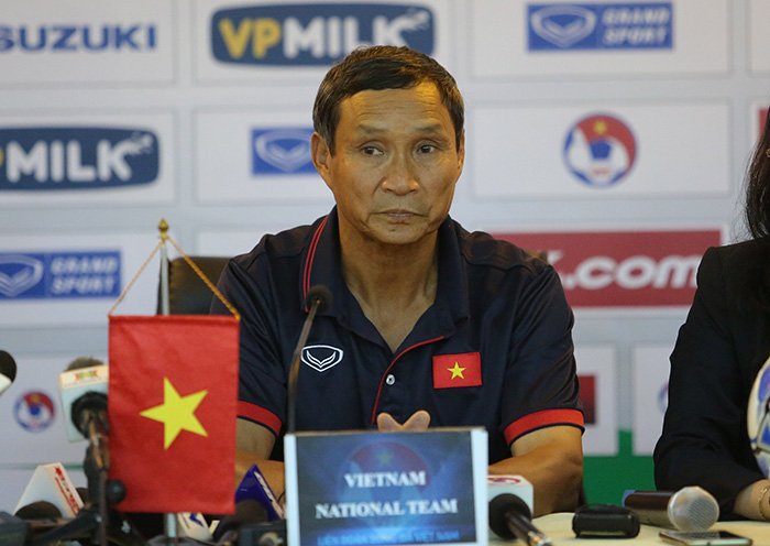 HLV Mai Đức Chung muốn dành sự tập trung cho đội tuyển nữ Việt Nam. Ảnh S.N